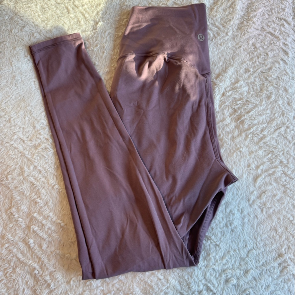 Mauve leggings with Lululemon logo